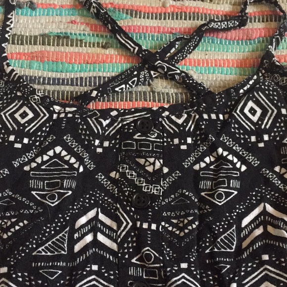 Cute Patterned Romper - Picture 3 of 4